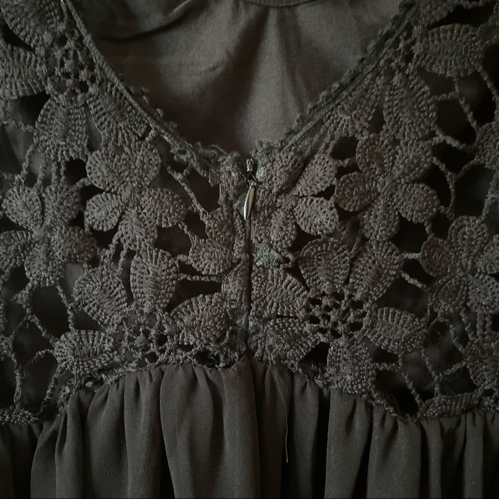 Black Lace Maxi Dress - Picture 4 of 10